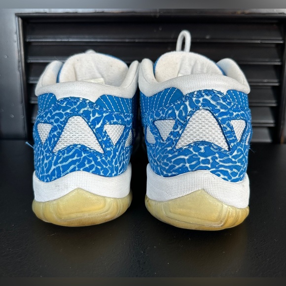 Nike Air Jordan 11 XI Retro Low IE Argon Blue - Picture 4 of 10